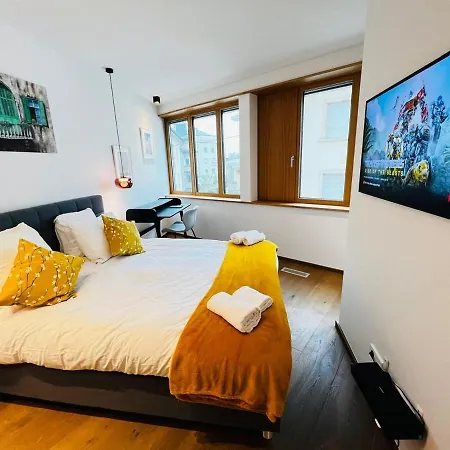 Charming 1 Bedroom With Balcon And Parking דירה