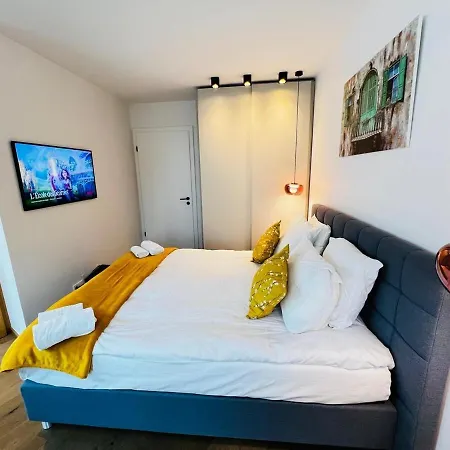 Charming 1 Bedroom With Balcon And Parking Appartamento Lussemburgo