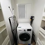Charming 1 Bedroom With Balcon And Parking