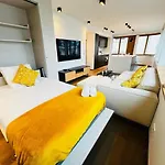 Charming 1 Bedroom With Balcon And Parking