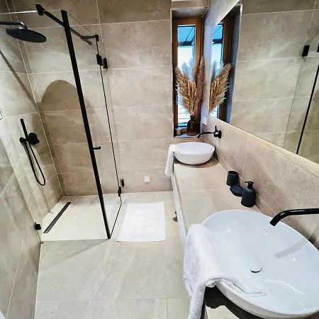Apartman Charming 1 Bedroom With Balcon And Parking